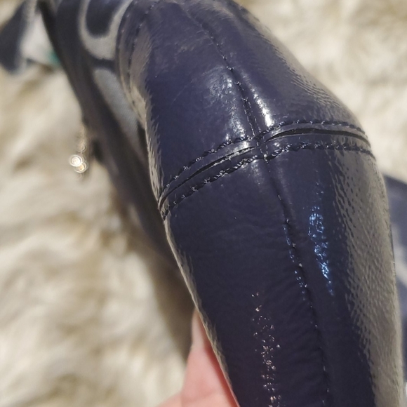 Optic Coach Navy Blue and Silver Cossbody - Picture 5 of 8